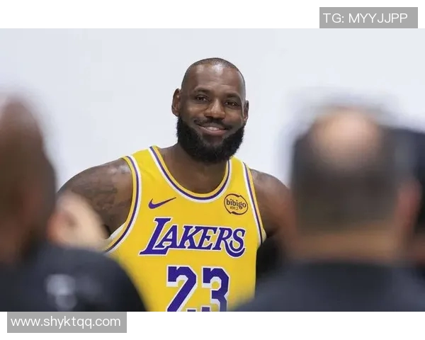 湖人公布明星球员受伤消息，疑似缺席季后赛引发球迷关注