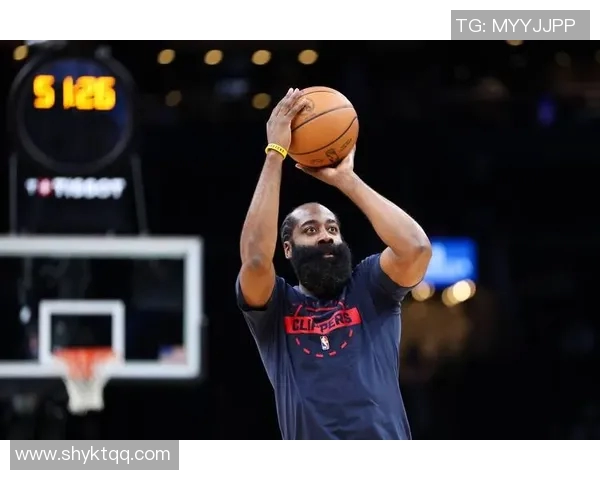 火箭签下自由球员詹姆斯·哈登，巩固进攻实力