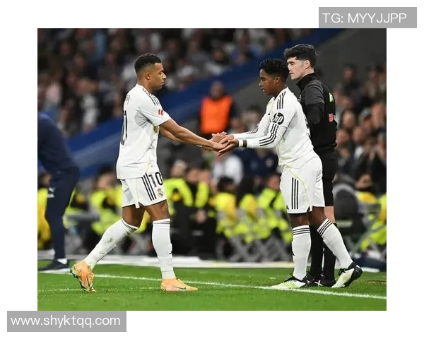 皇马名将哈梅斯-罗德里格斯租借加盟曼联：一笔改变英超格局的转会